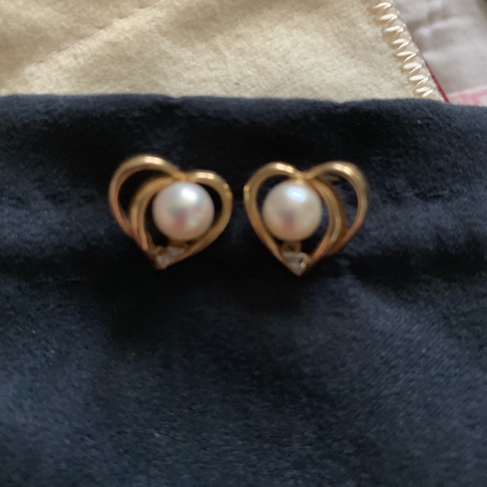 Pearl earrings with tiny diamond set in 14kt gold - Picture 2 of 4